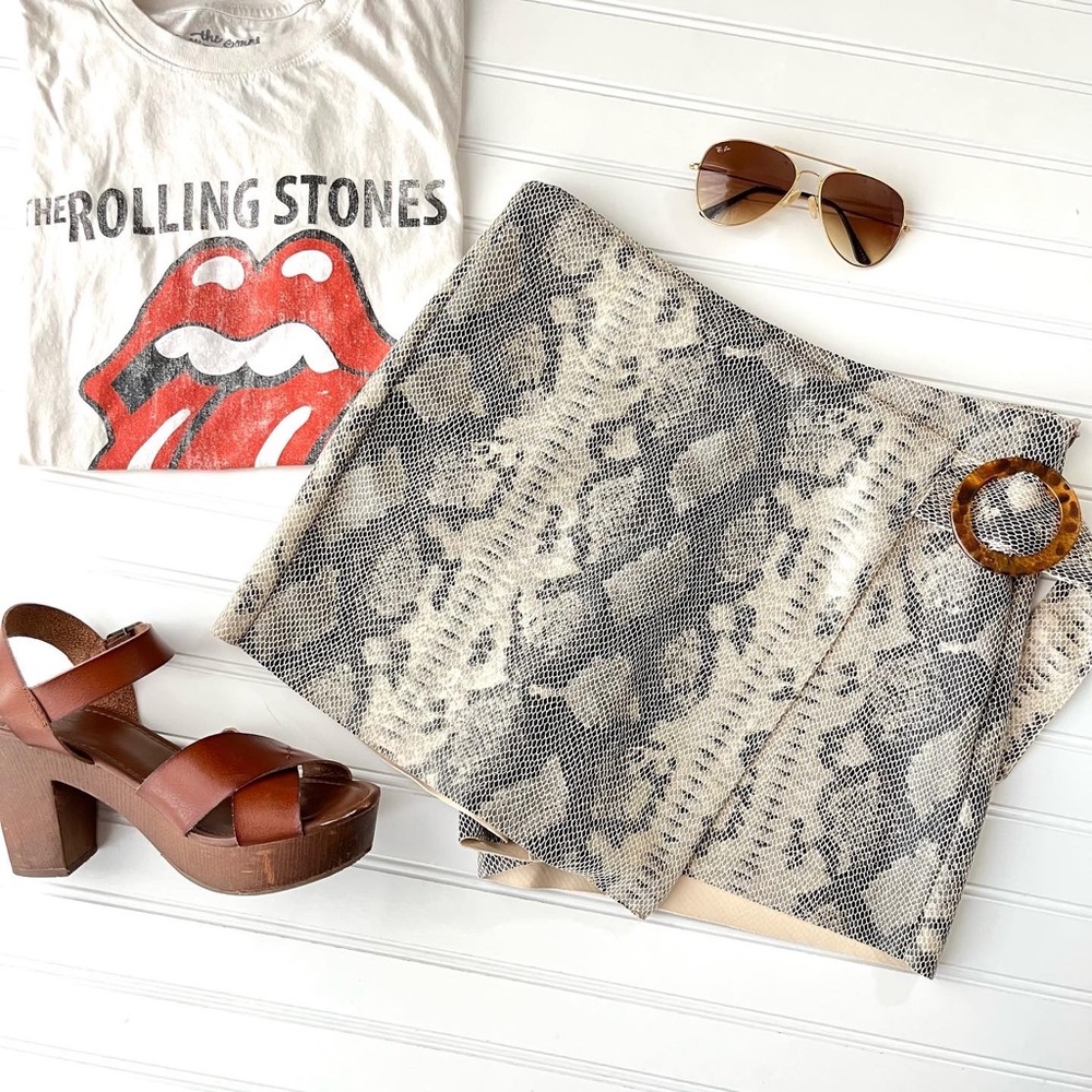 Zara Snakeskin Skort | size M